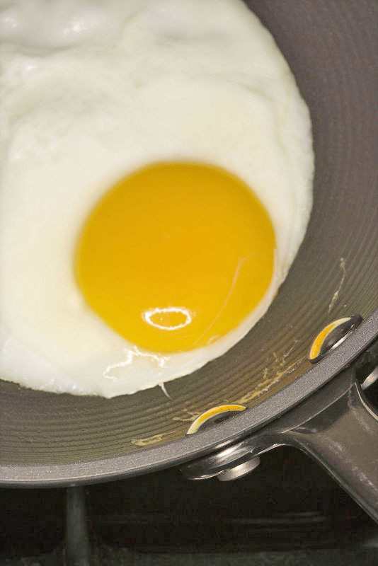 egg frying.jpg